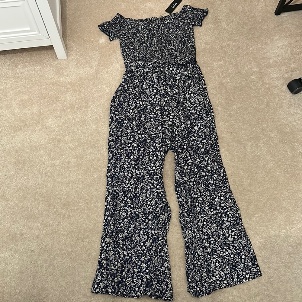 Women’s Lulu’s Smocked Navy Floral Off The Shoulder Jumpsuit Size Small NWT